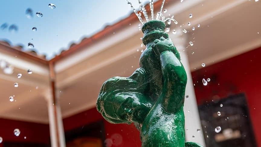 Fuente de agua ubicada en el Patio Principal del museo