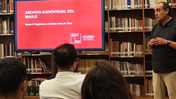 Presentación del Archivo Audiovisual del Maule por el director del MOBAT, Alejandro Morales