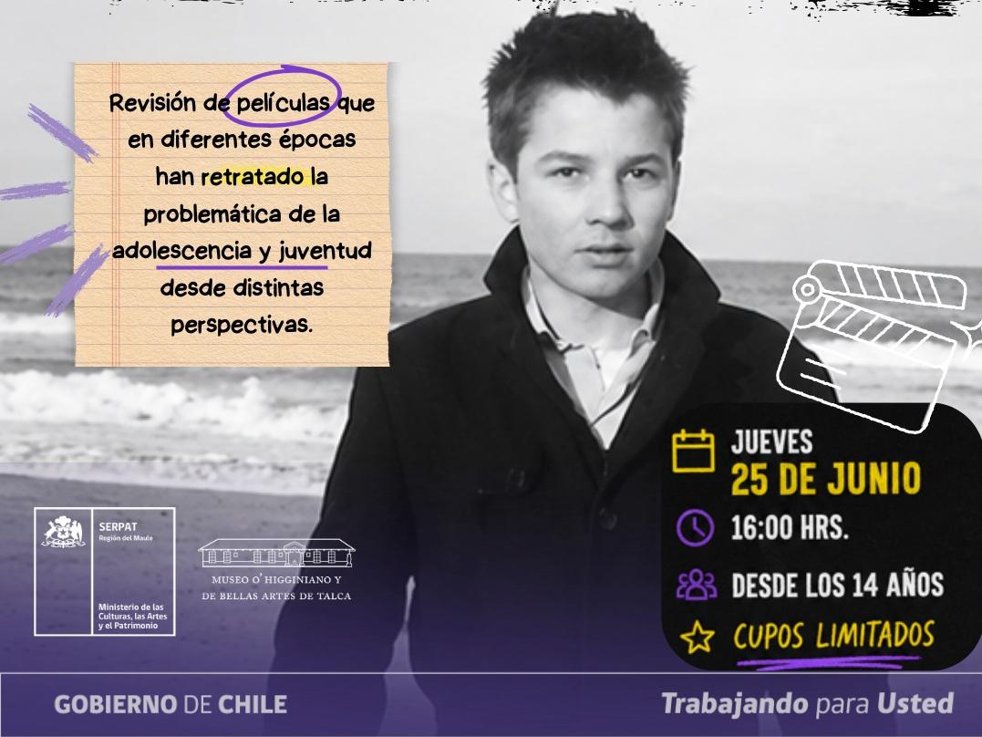 Imagen de un adolescente con un mar de fondo en blanco y negro