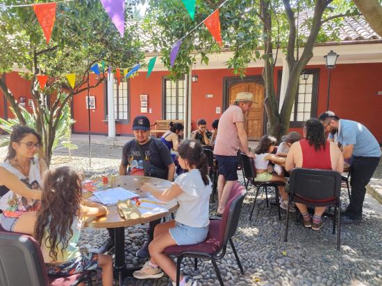 Tarde juegos en el MOBAT